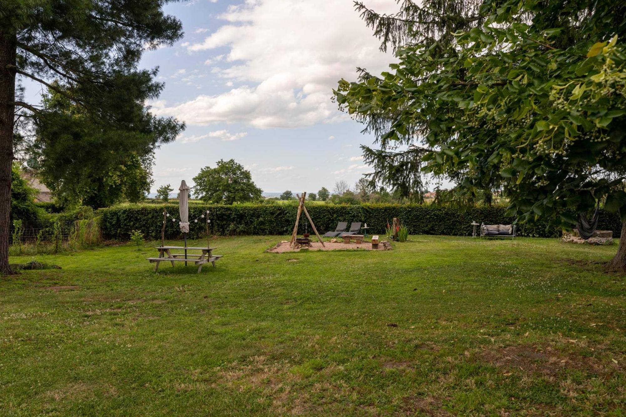 Bed and Breakfast Domaine La Pomme De Pin Louroux-de-Beaune Экстерьер фото