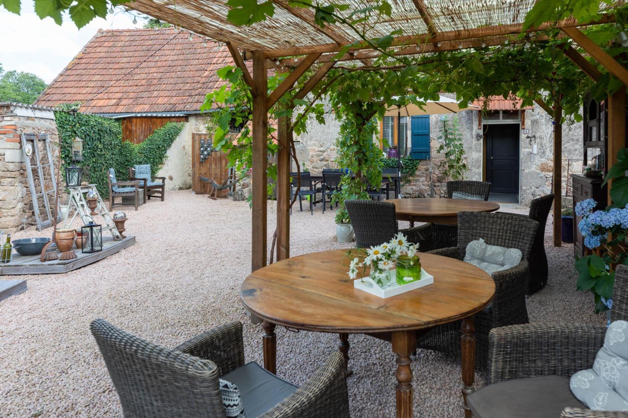Bed and Breakfast Domaine La Pomme De Pin Louroux-de-Beaune Экстерьер фото